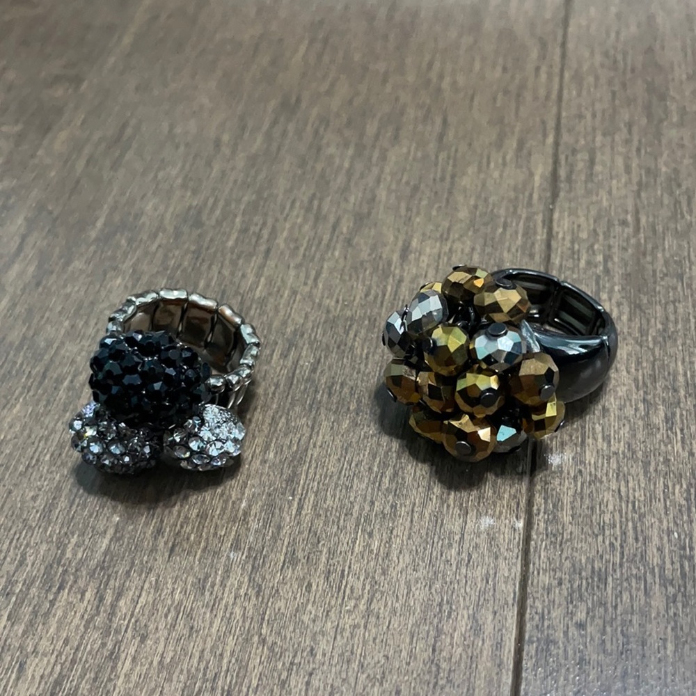 Adjustable costume jewelry rings